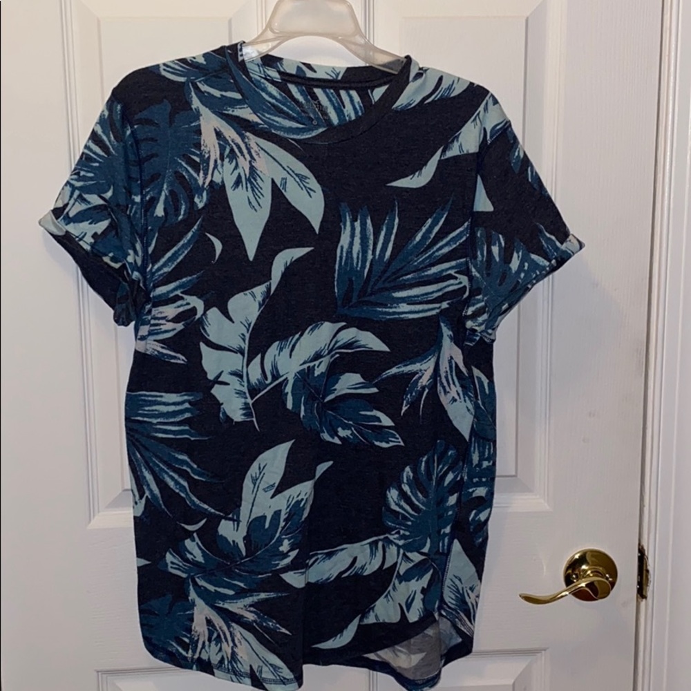 Hollister men’s t shirt